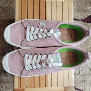 Cariuma Mauve Pink Canvas Sneakers with White Soles and Green Insoles